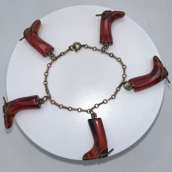 Antique 1930s 1940s gold tone brass chain amber Bakelite boot charms bracelet - Picture 2 of 8